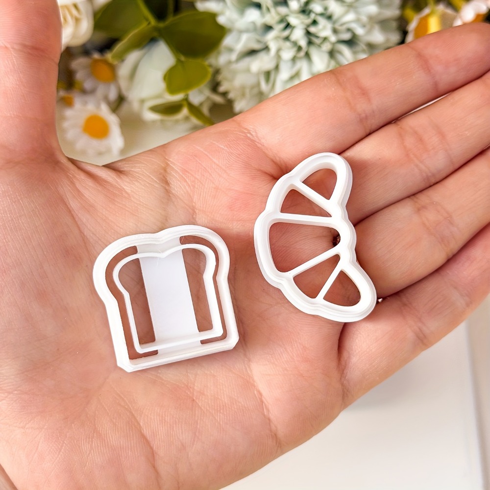 4個入りパン型クッキーカッターセット、クロワッサン、トースト - Cookies Pack のレビューと価格